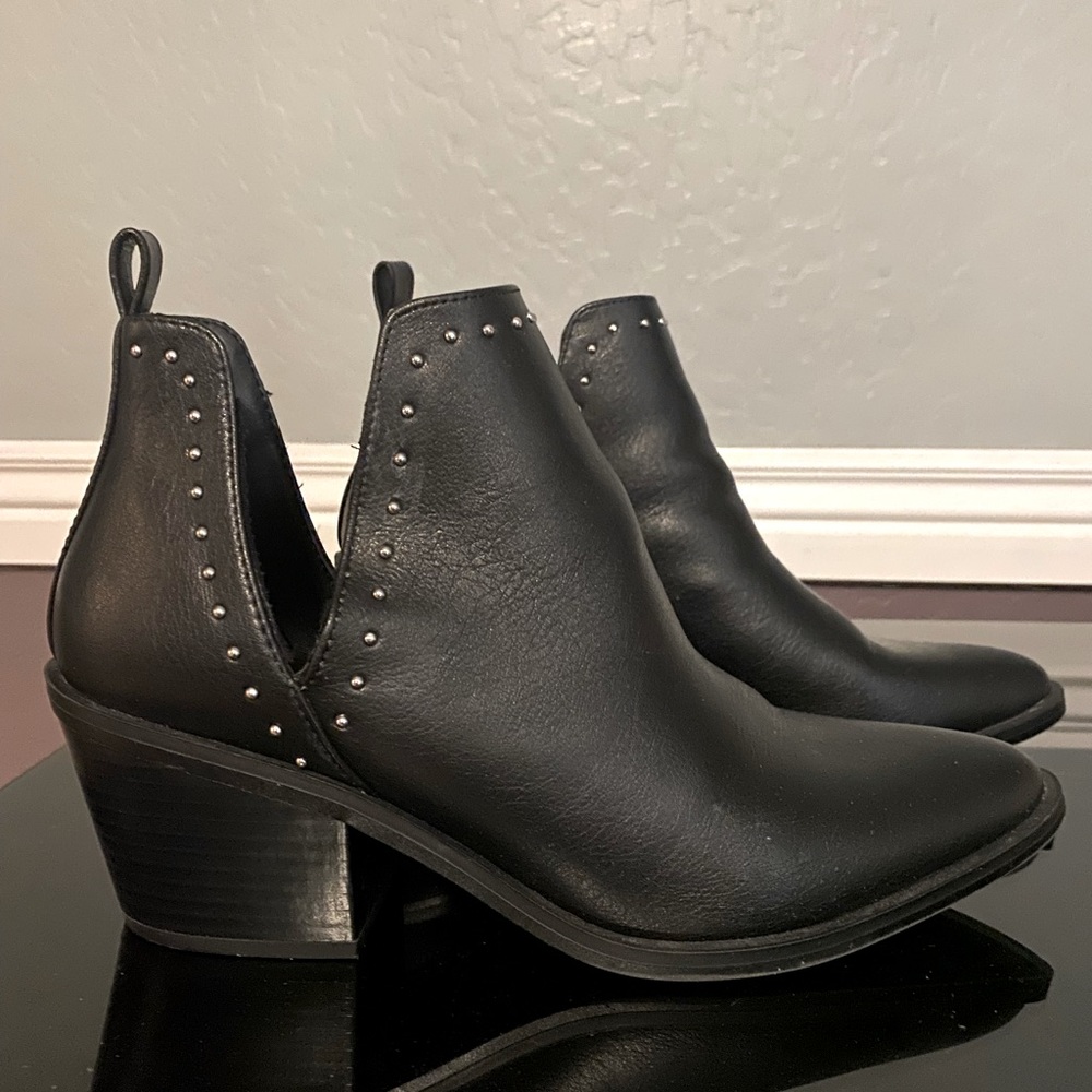 A new day black booties, size 9 only used once.